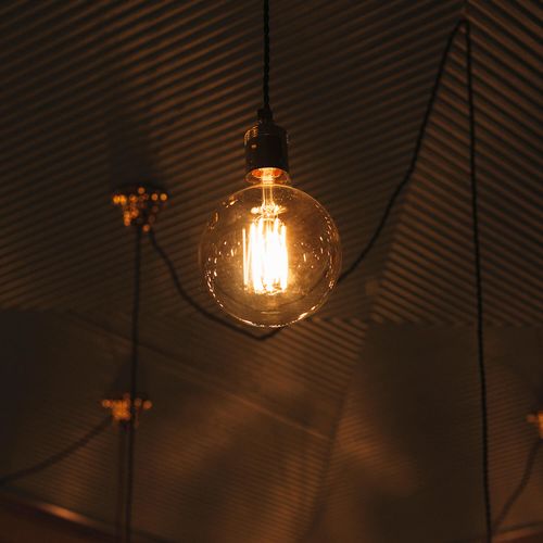 AMPOLLETA E27 LED STUDIO GLOBO FILAMENTO G80 6W LUZ CÁLIDA