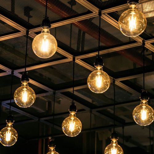 AMPOLLETA E27 LED STUDIO GLOBO FILAMENTO 5W LUZ CÁLIDA