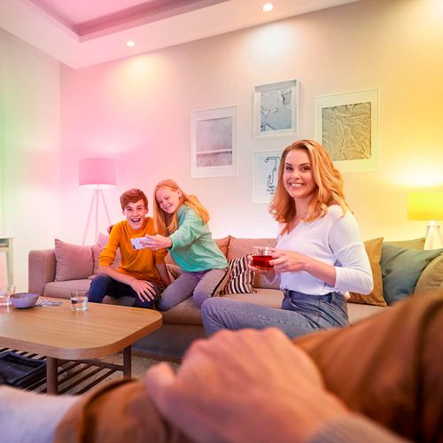 AMPOLLETA GU10 WIZ INTELIGENTE 4.9W LUZ CÁLIDA A FRÍA Y RGB