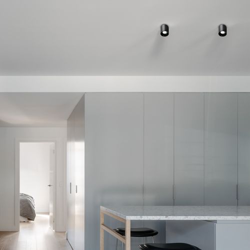 FOCO SOBREPUESTO LED STUDIO RETRAÍDO 12W LUZ CÁLIDA NEUTRA Y FRÍA