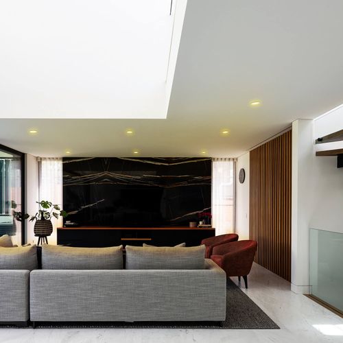 EMBUTIDO DE TECHO PHILIPS SLIM DIRIGIBLE 6.2W LUZ CÁLIDA