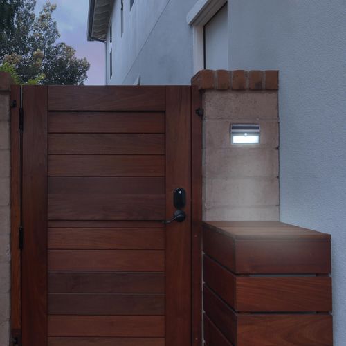 APLIQUÉ PHILIPS SOLAR ESSENTIAL SMARTBRIGHT 1.3W LUZ FRÍA IP54