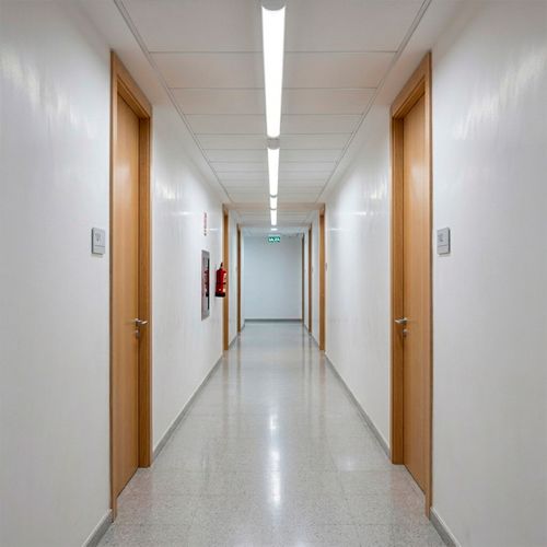 LINEAL SOBREPUESTO PHILIPS CORELINE BATTEN MULTI LÚMEN 29.5W 18W CCT LUZ CÁLIDA Y NEUTRA